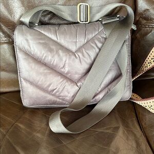 Chic Quilted Crossbody Bag in Taupe